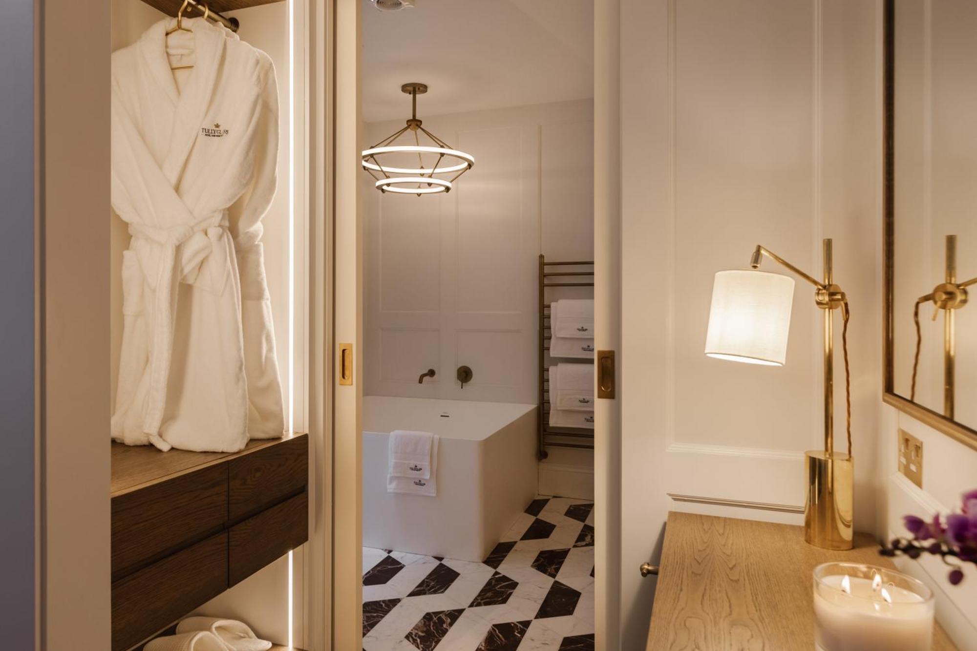 Tullyglass House 3*